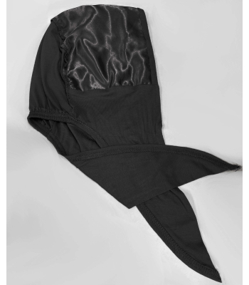Bonnet with satin lining
